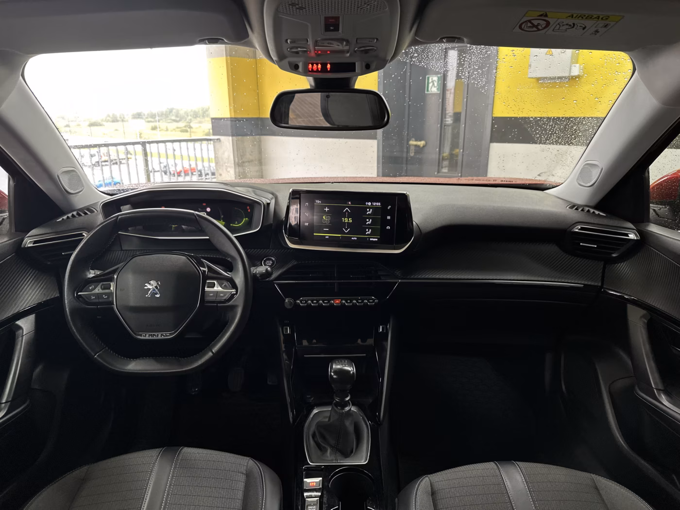 Peugeot 2008 фото 8