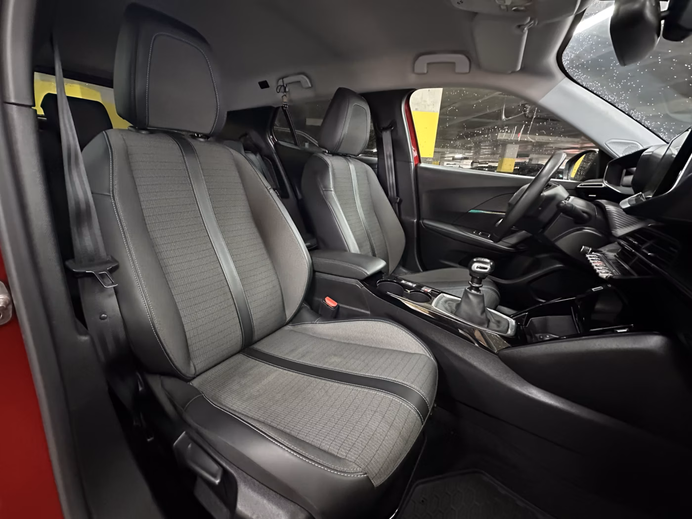 Peugeot 2008 фото 13