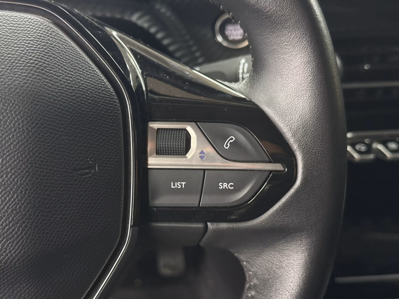 Peugeot 2008 фото 20