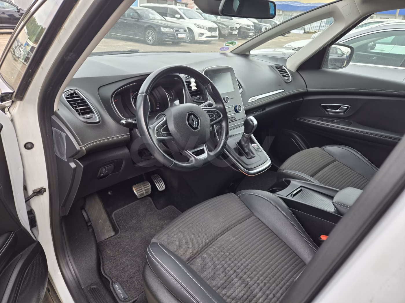 Renault Scenic фото 8