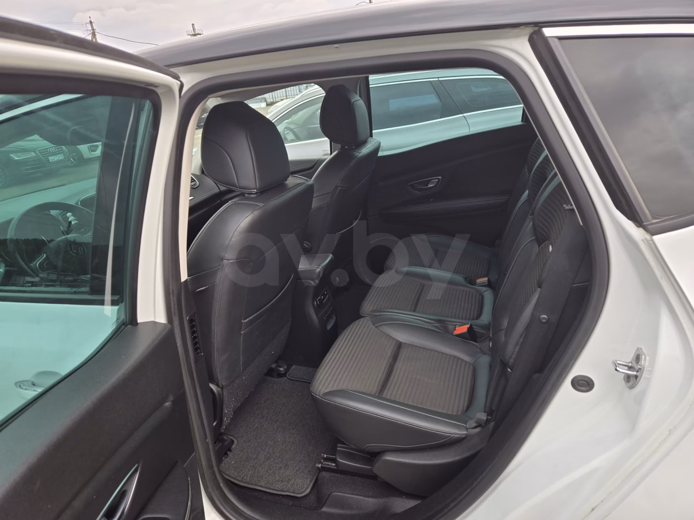 Renault Scenic фото 10