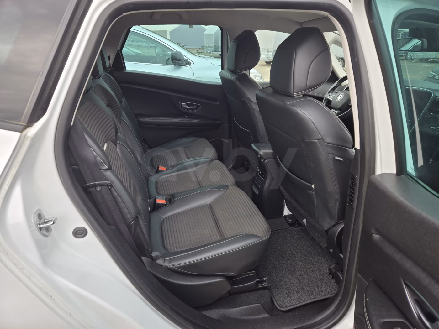 Renault Scenic фото 11