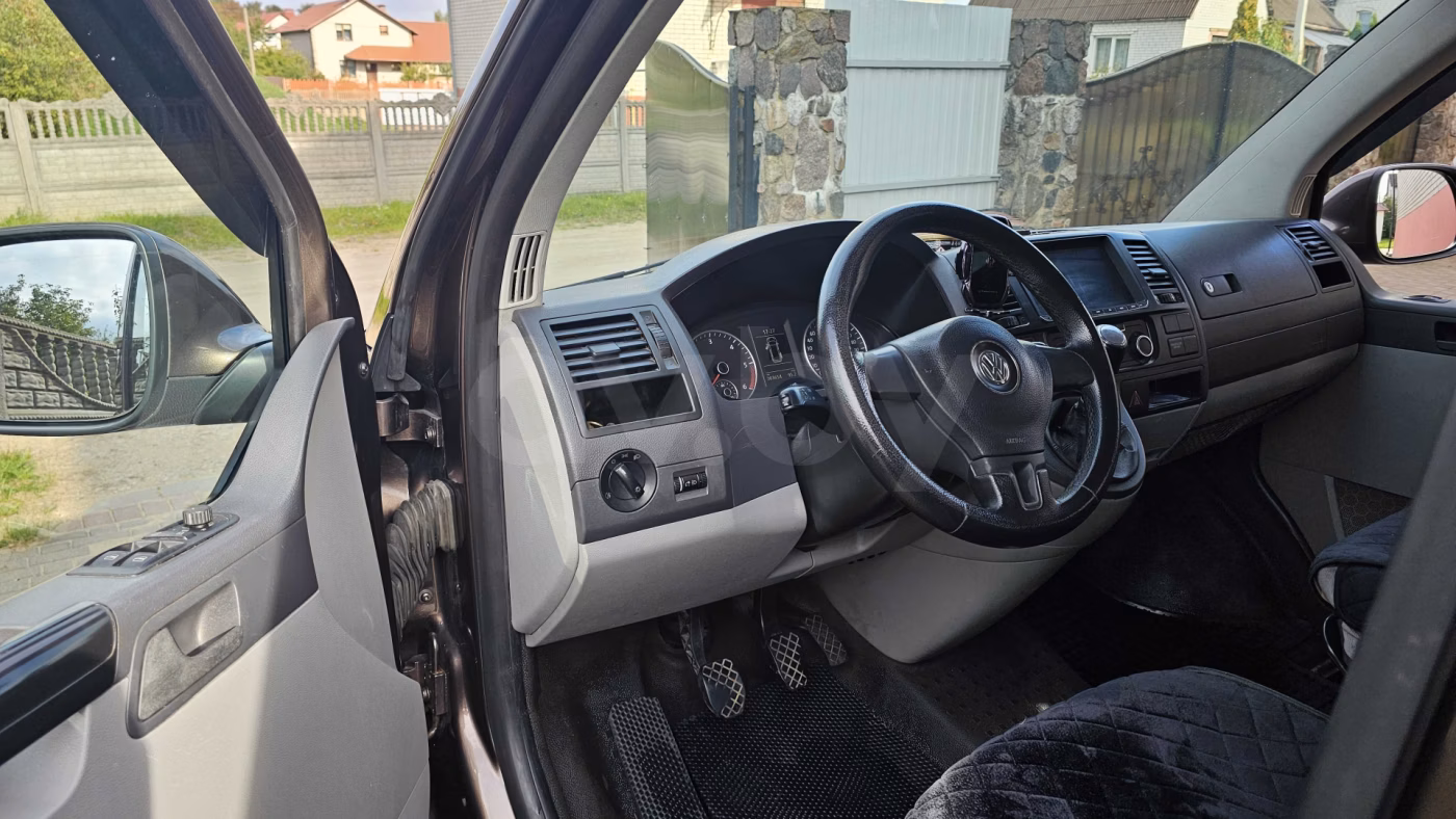 Volkswagen Caravelle фото 2