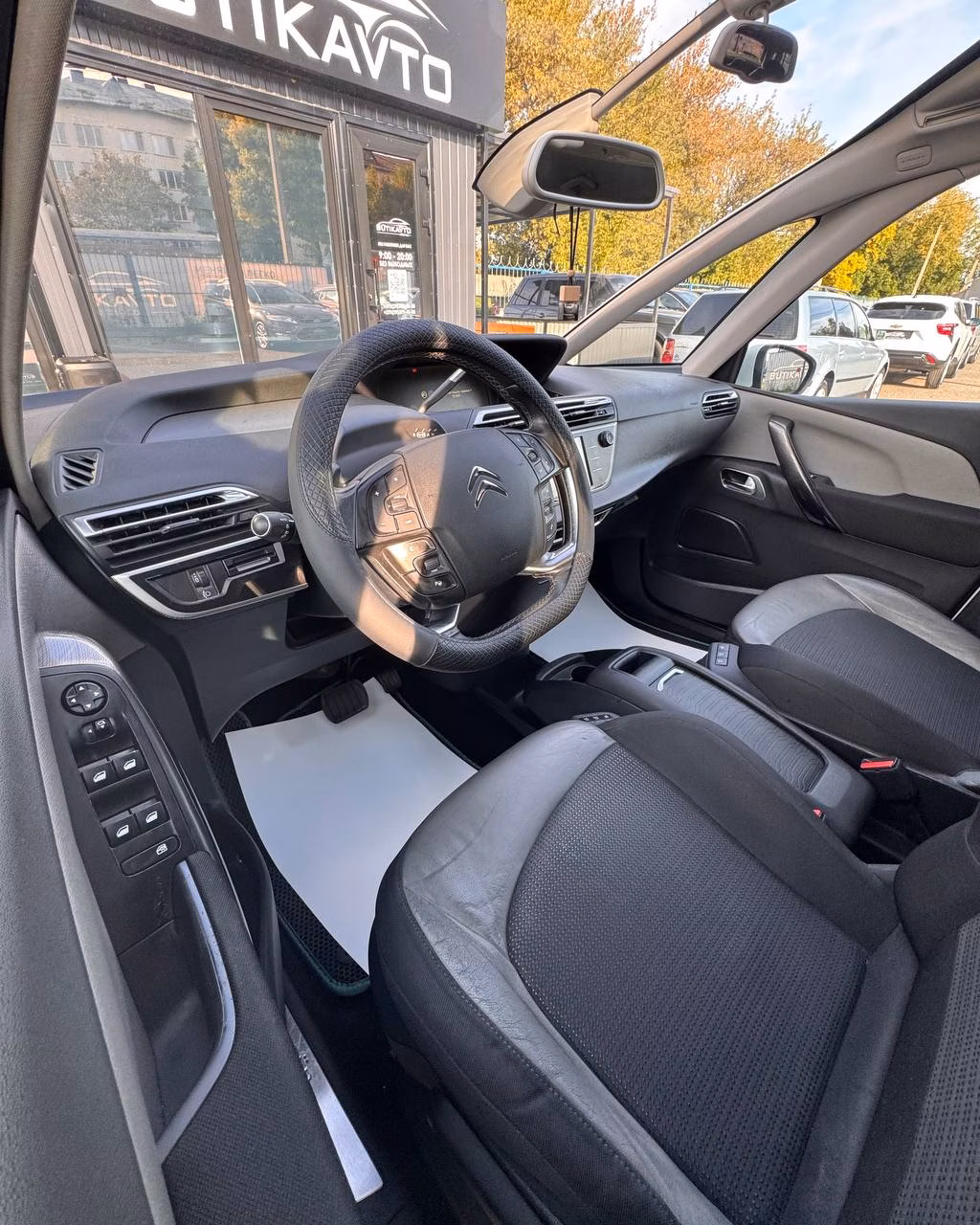 Citroen C4 Picasso фото 9