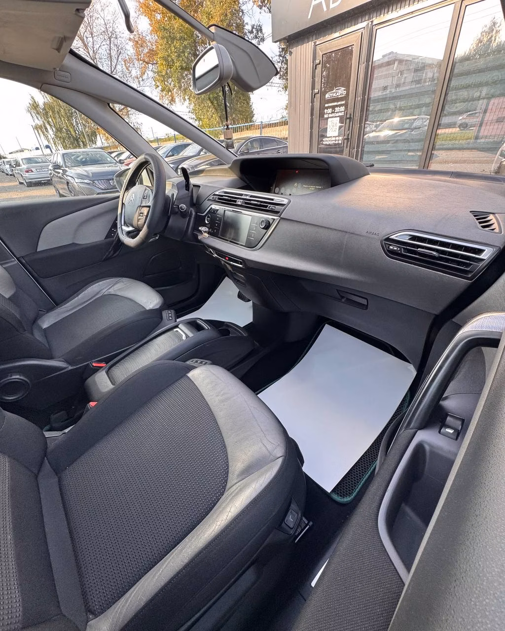 Citroen C4 Picasso фото 10
