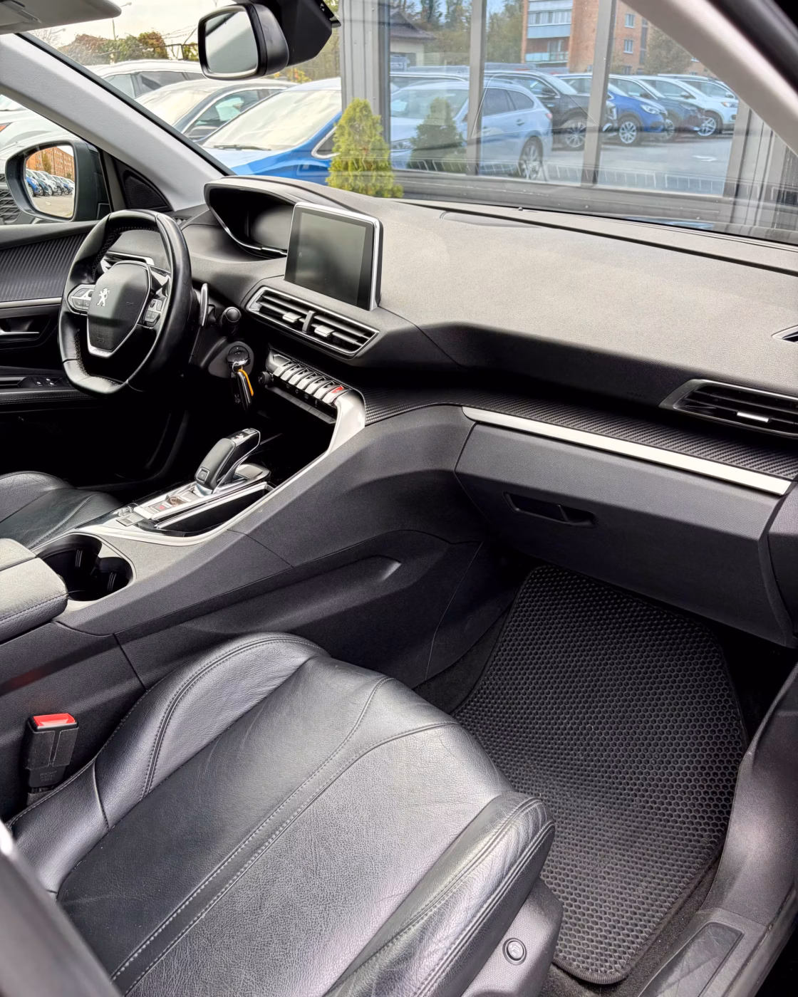 Peugeot 5008 фото 12