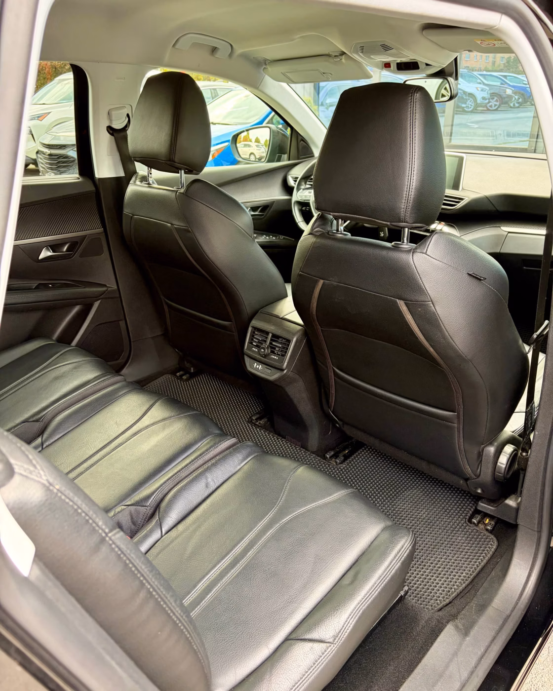 Peugeot 5008 фото 13