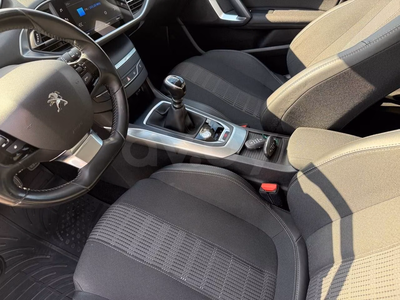 Peugeot 308 фото 15