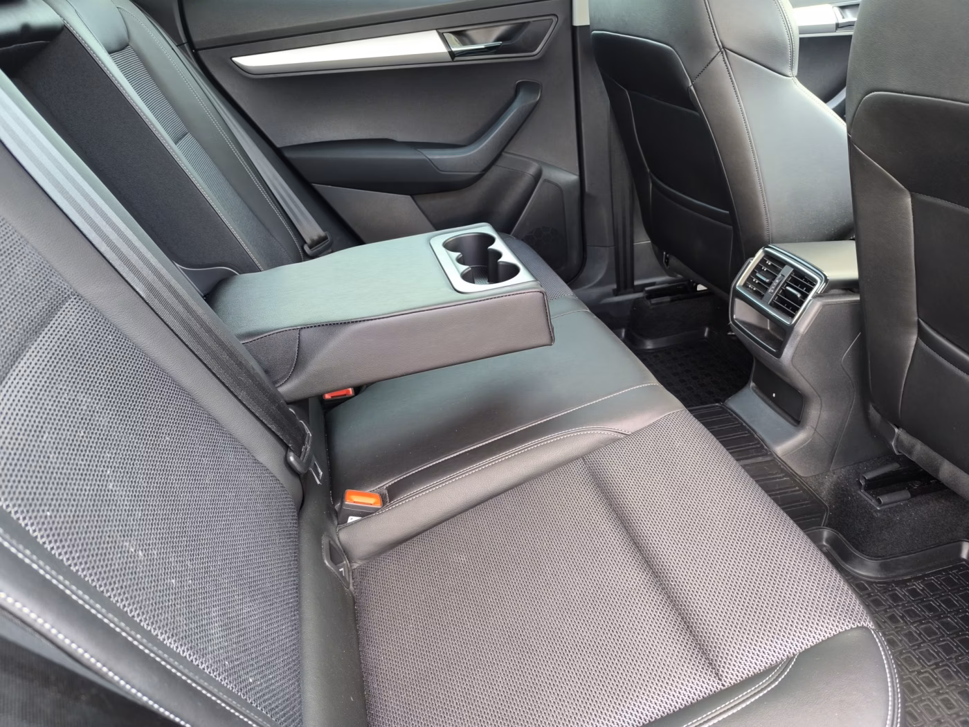 Skoda Karoq фото 12