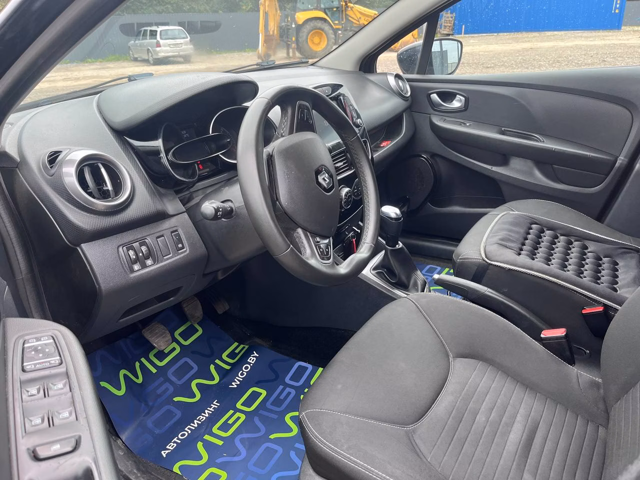 Renault Clio фото 9