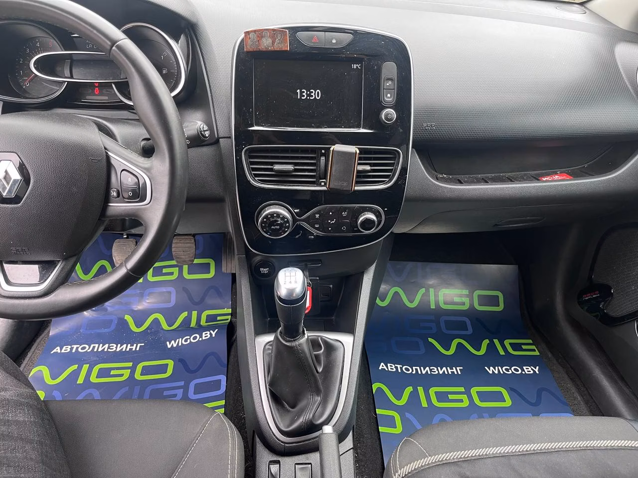 Renault Clio фото 11