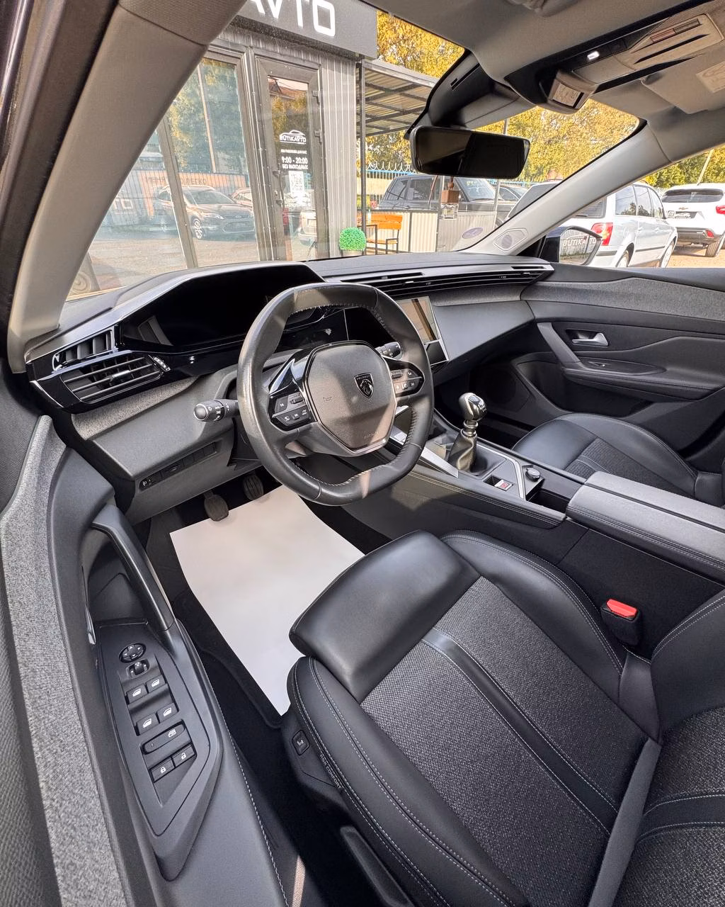 Peugeot 308 фото 9
