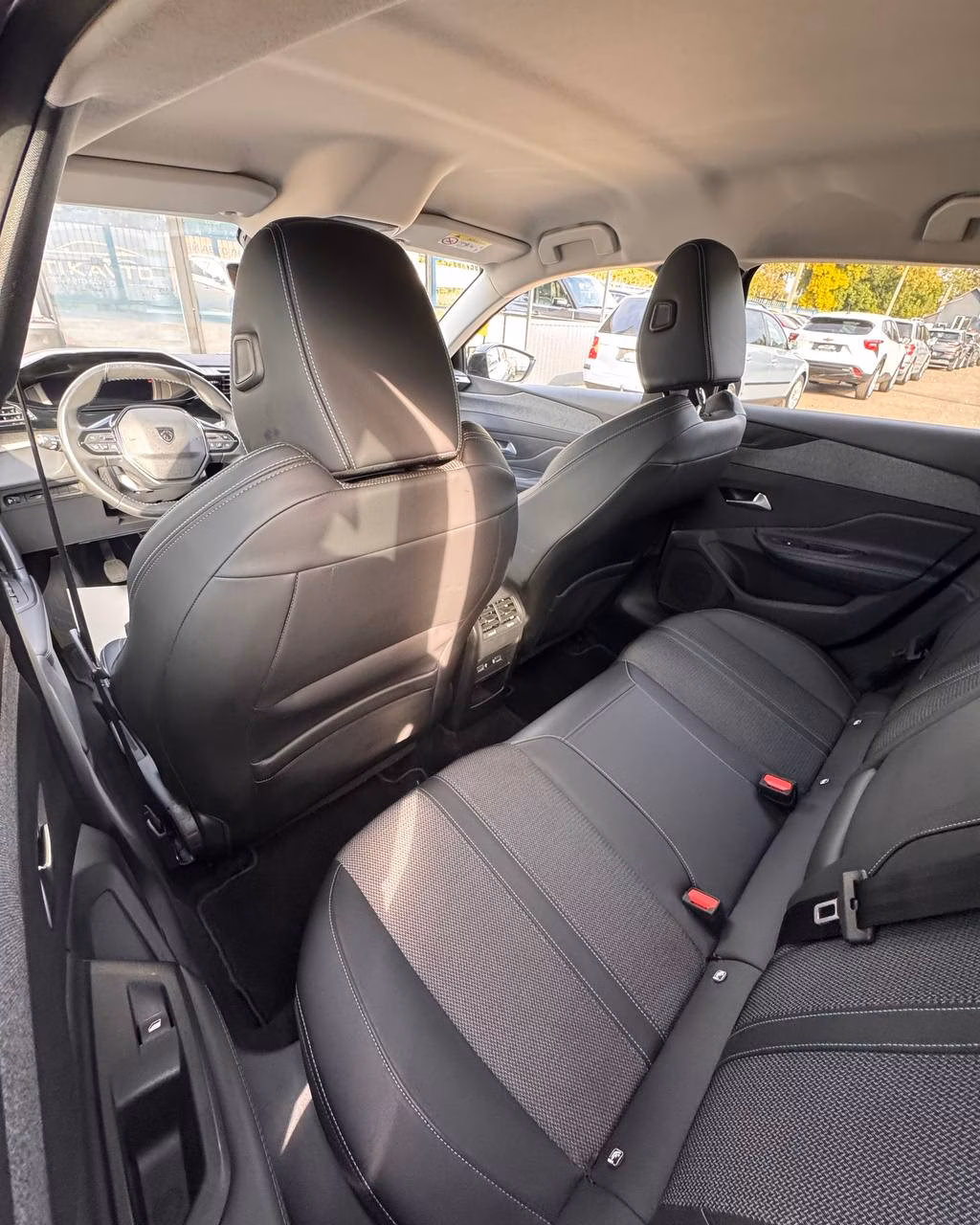 Peugeot 308 фото 12
