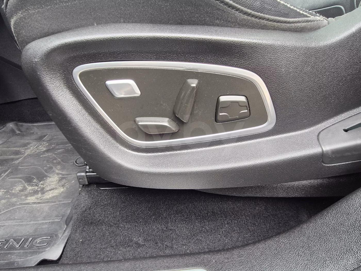 Renault Grand Scenic фото 12