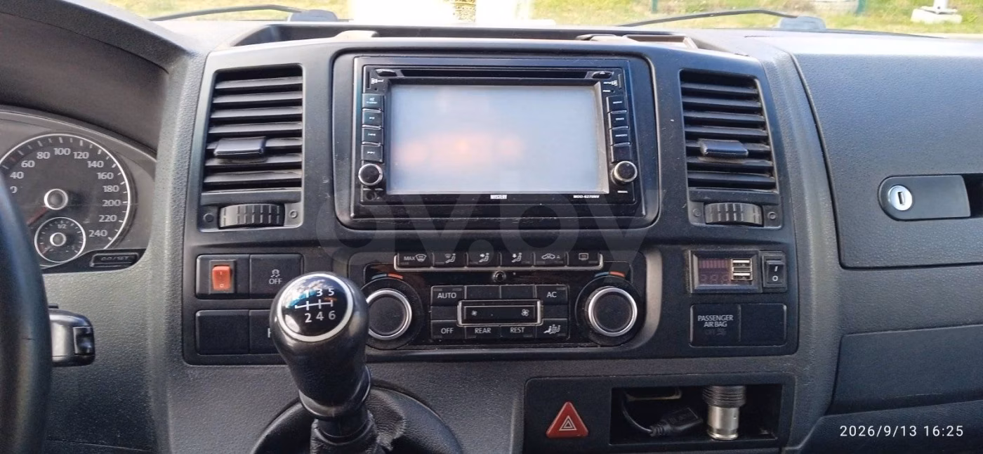 Volkswagen Caravelle фото 10