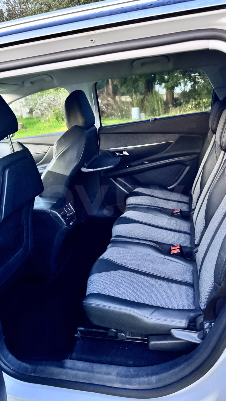 Peugeot 5008 фото 3