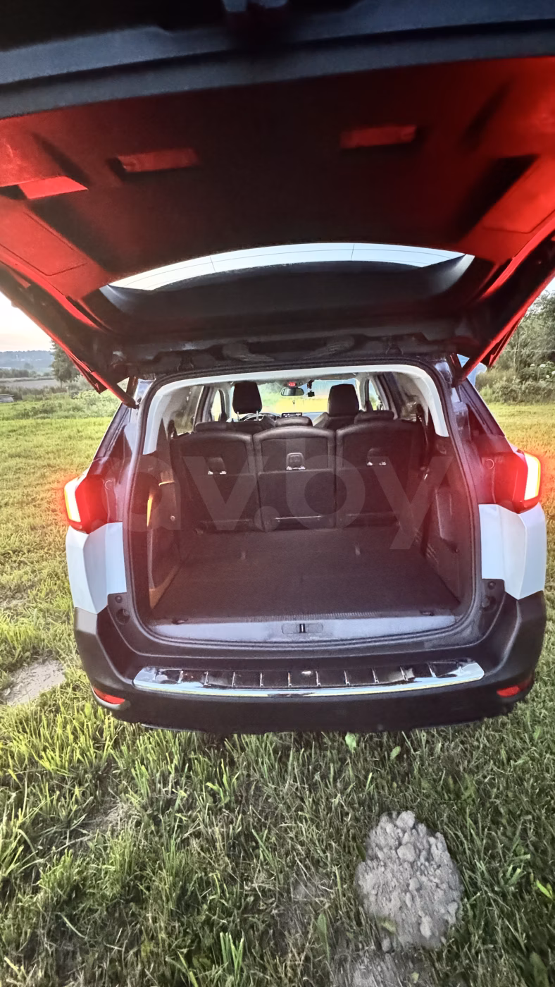 Peugeot 5008 фото 5