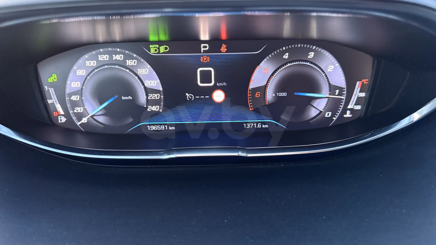 Peugeot 5008 фото 7