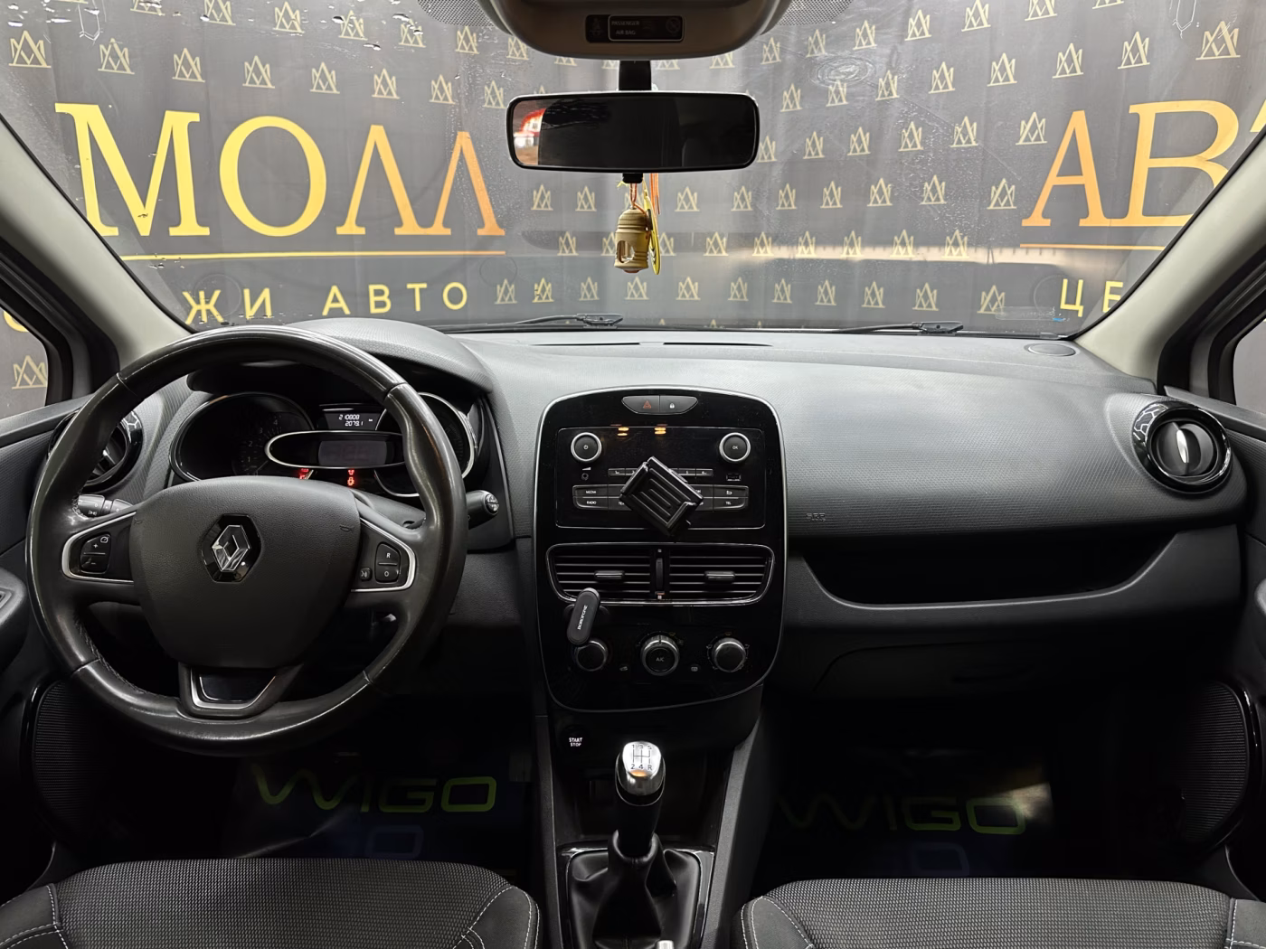 Renault Clio фото 10