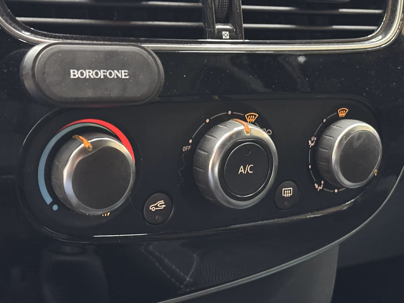 Renault Clio фото 16
