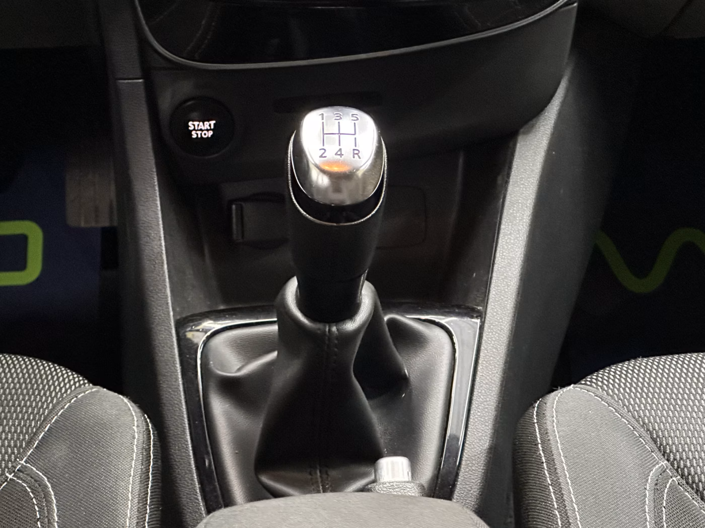 Renault Clio фото 17