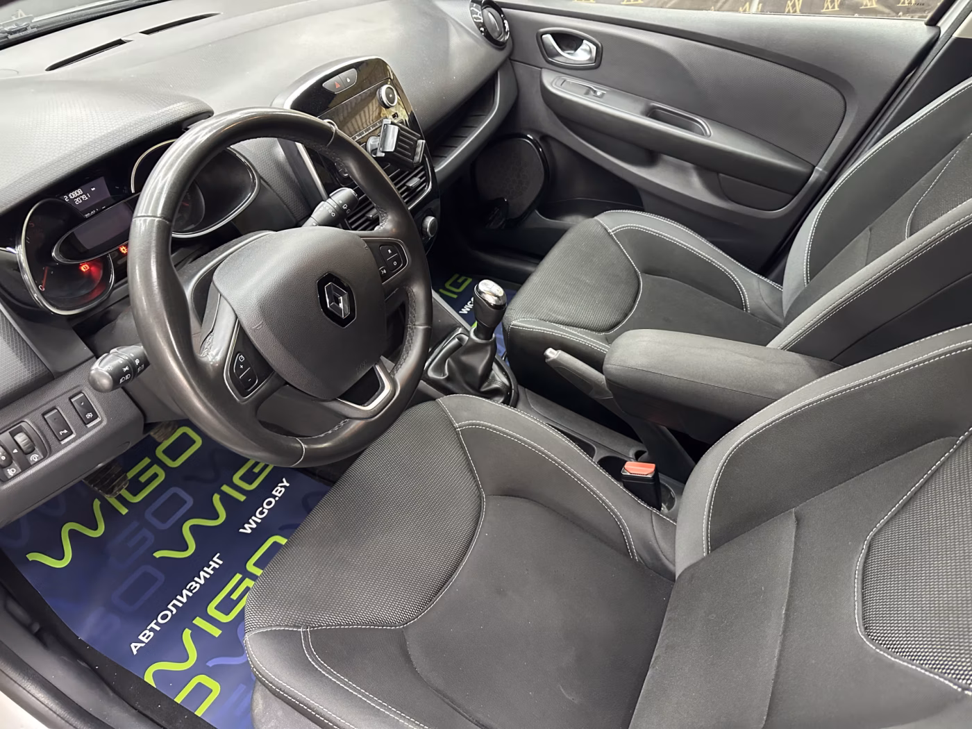 Renault Clio фото 20