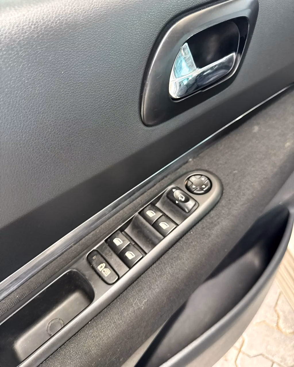 Peugeot 5008 фото 3