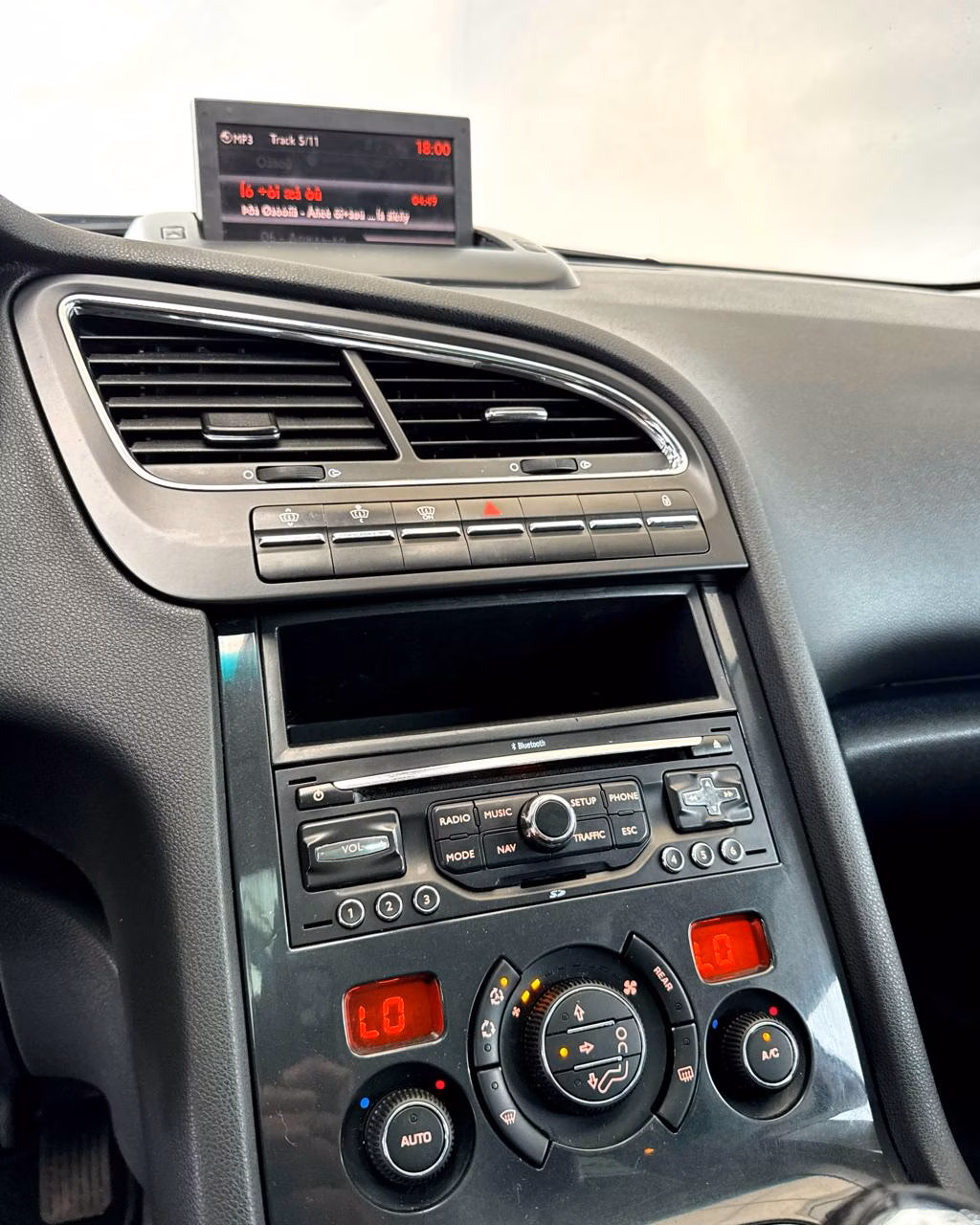 Peugeot 5008 фото 5