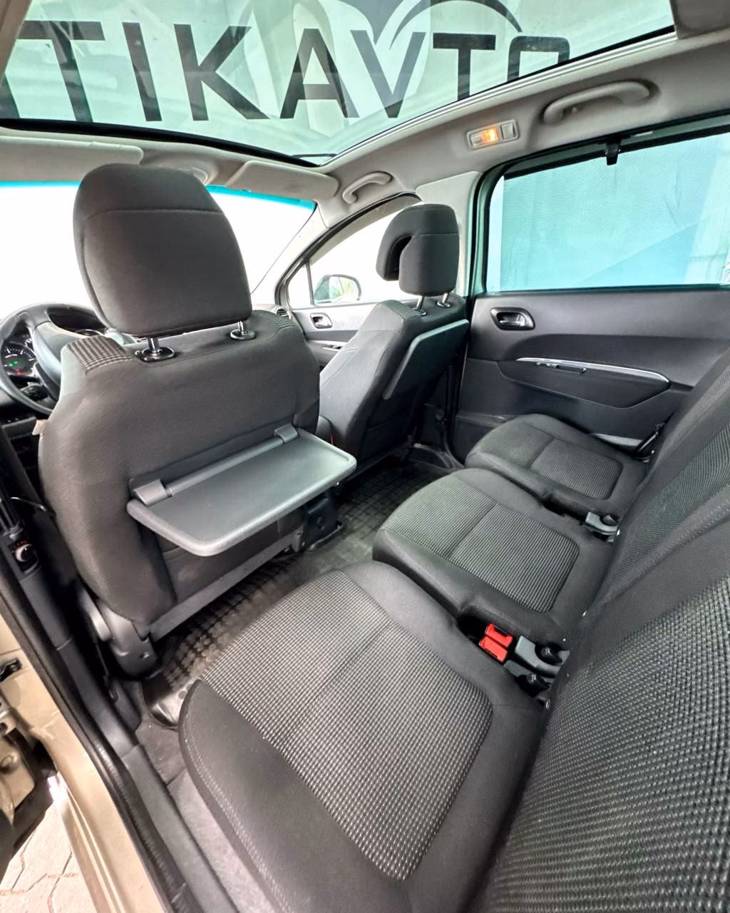 Peugeot 5008 фото 6
