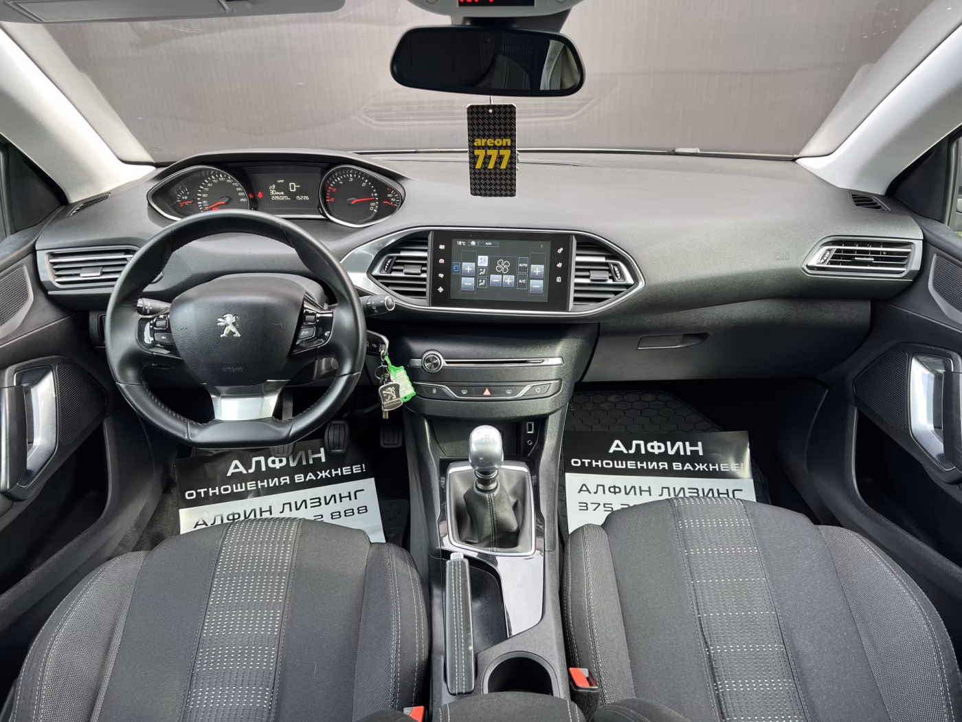 Peugeot 308 фото 10