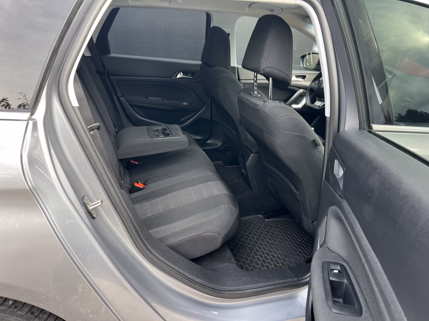 Peugeot 308 фото 12