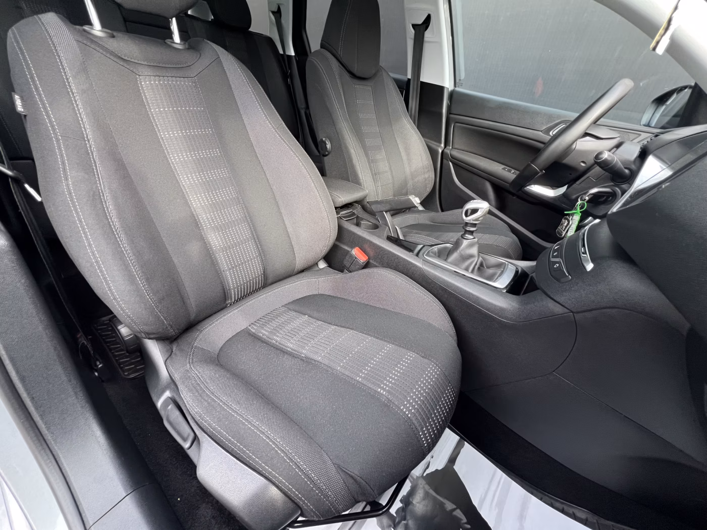Peugeot 308 фото 14