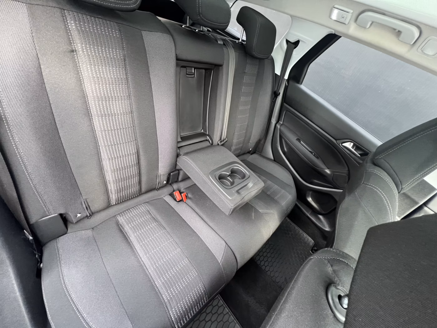 Peugeot 308 фото 15