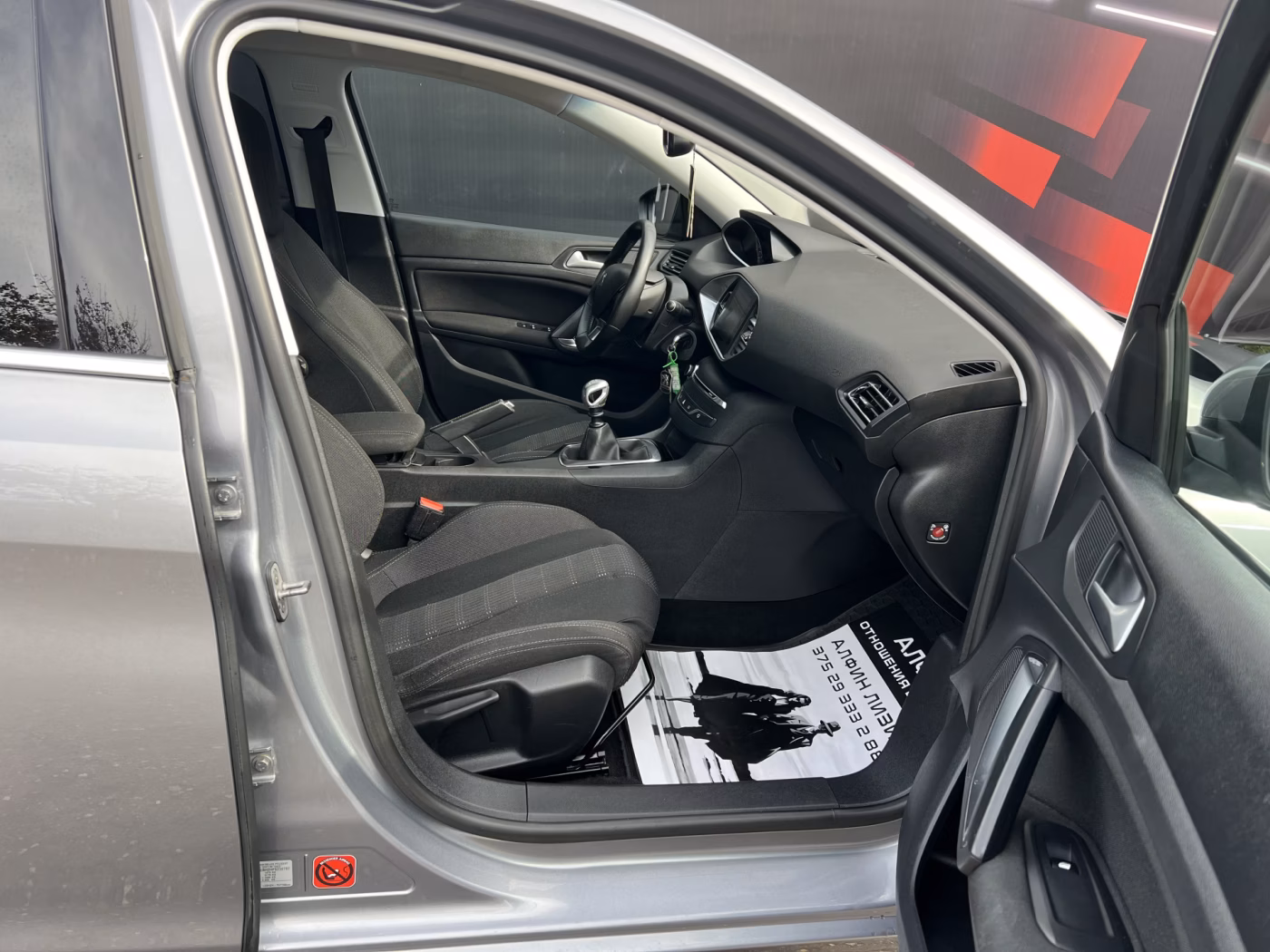 Peugeot 308 фото 16