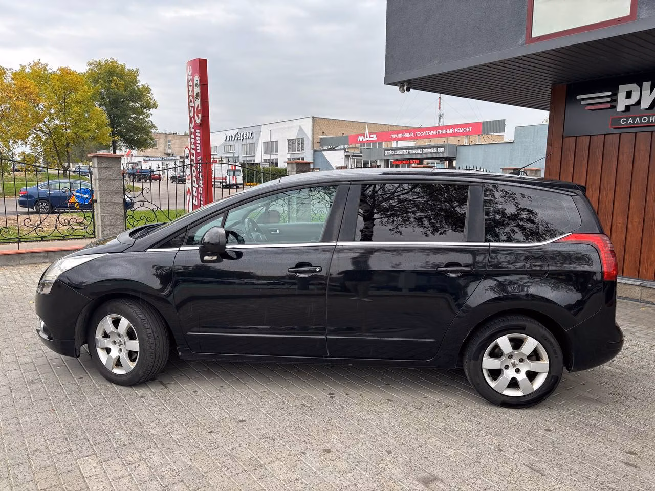 Peugeot 5008 фото 8