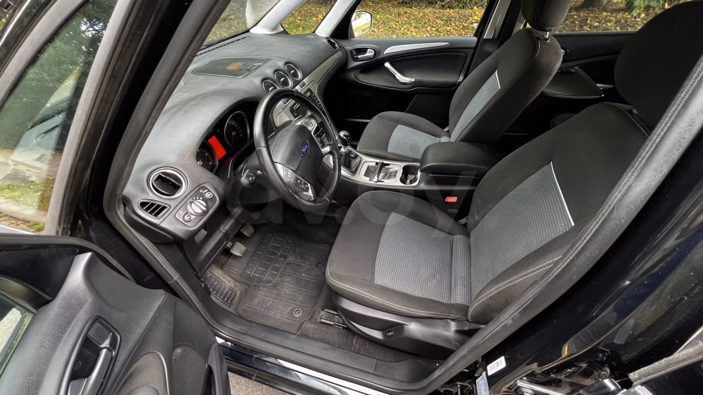 Ford Galaxy фото 9