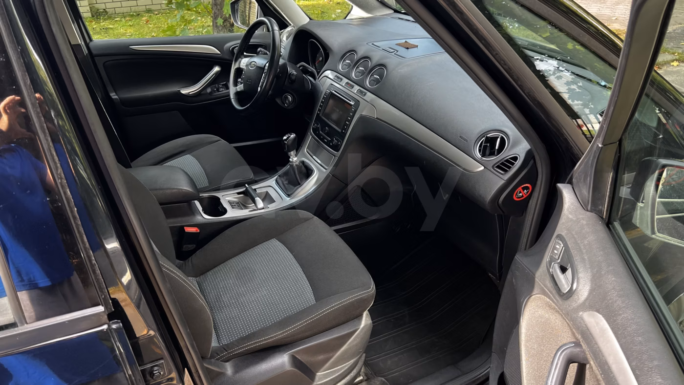 Ford Galaxy фото 10