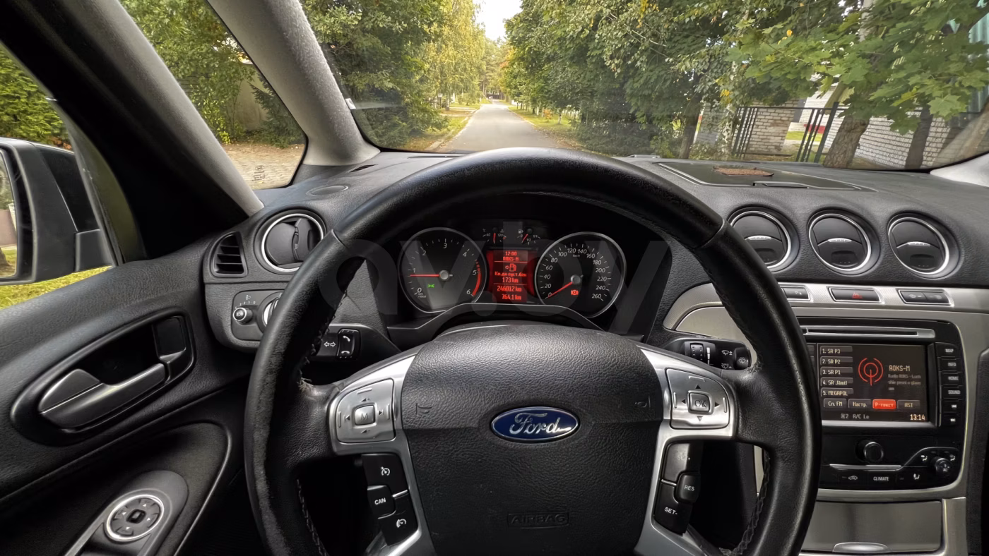 Ford Galaxy фото 15