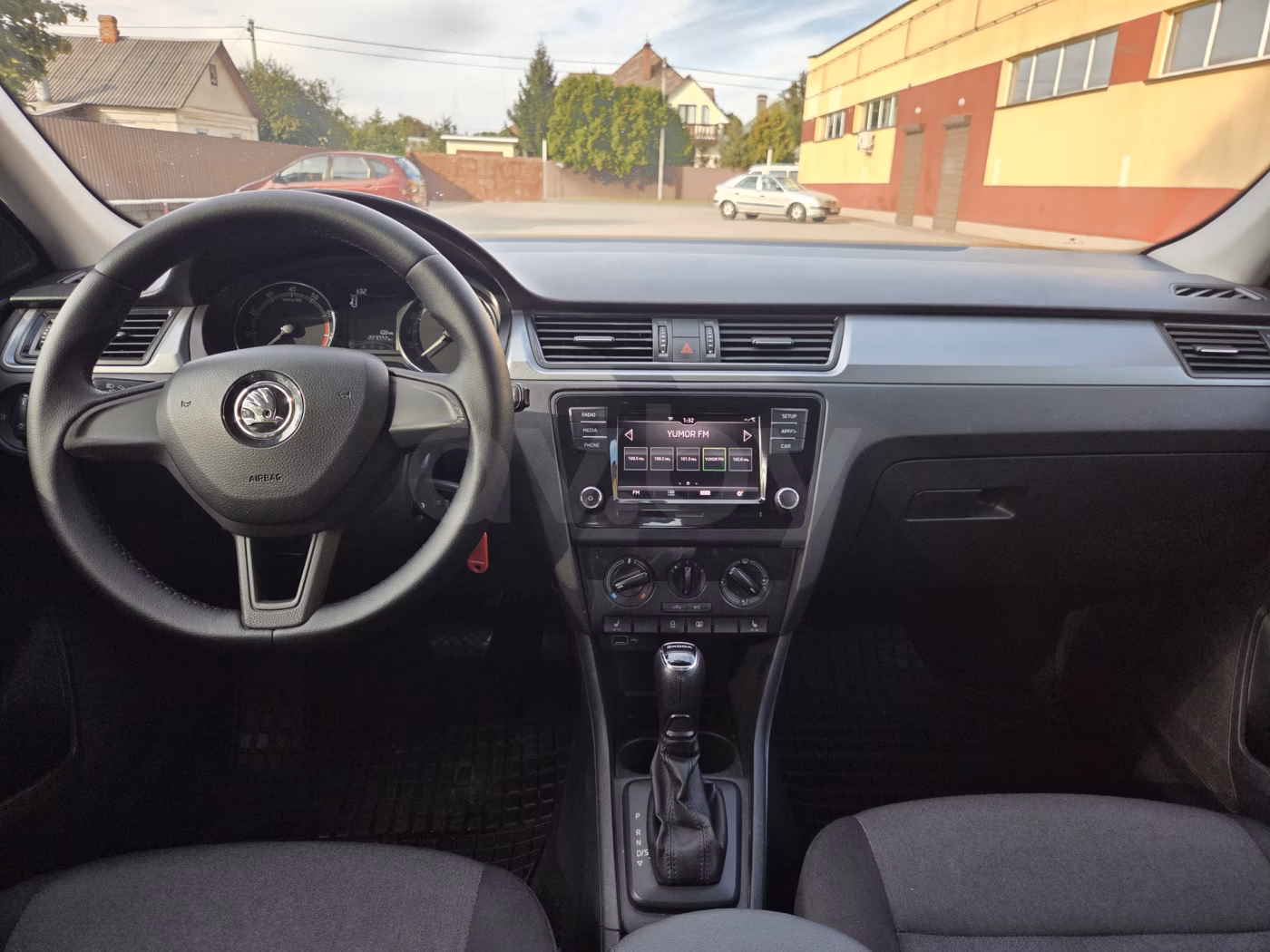 Skoda Rapid фото 9