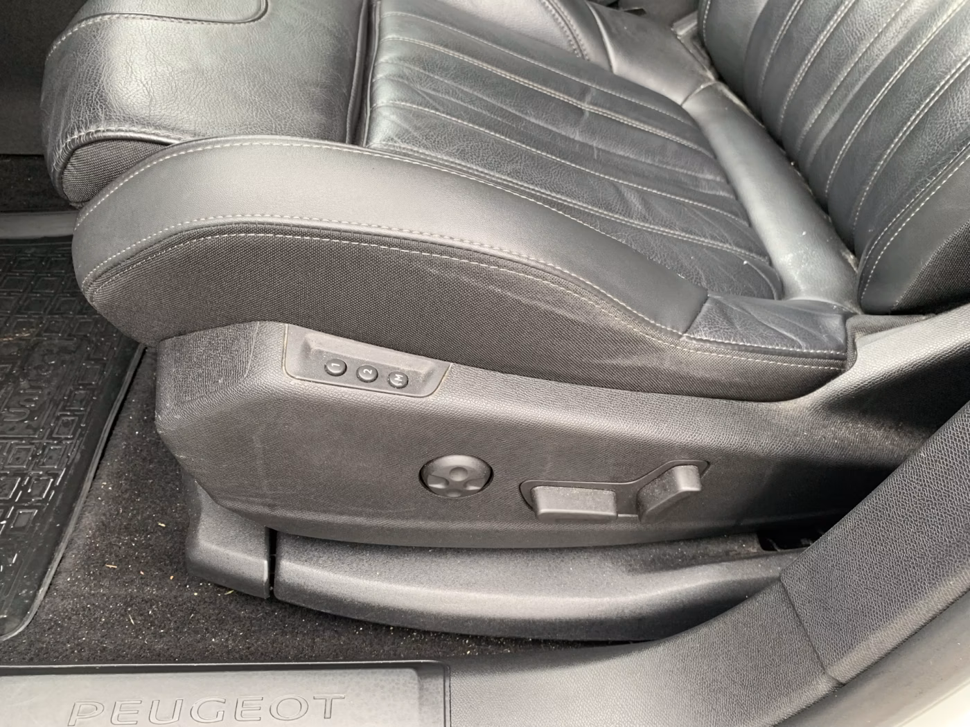 Peugeot 3008 фото 11