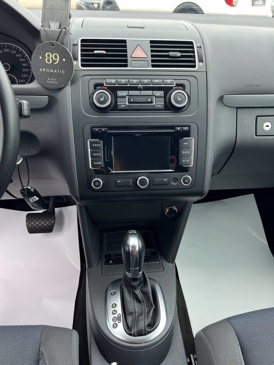 Volkswagen Touran фото 11