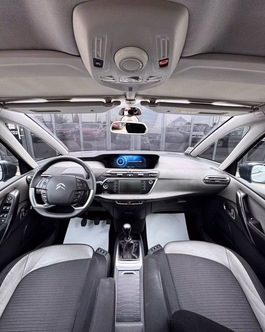 Citroen C4 Picasso фото 9