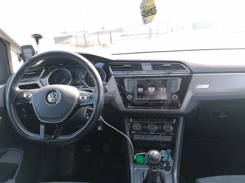 Volkswagen Touran фото 7
