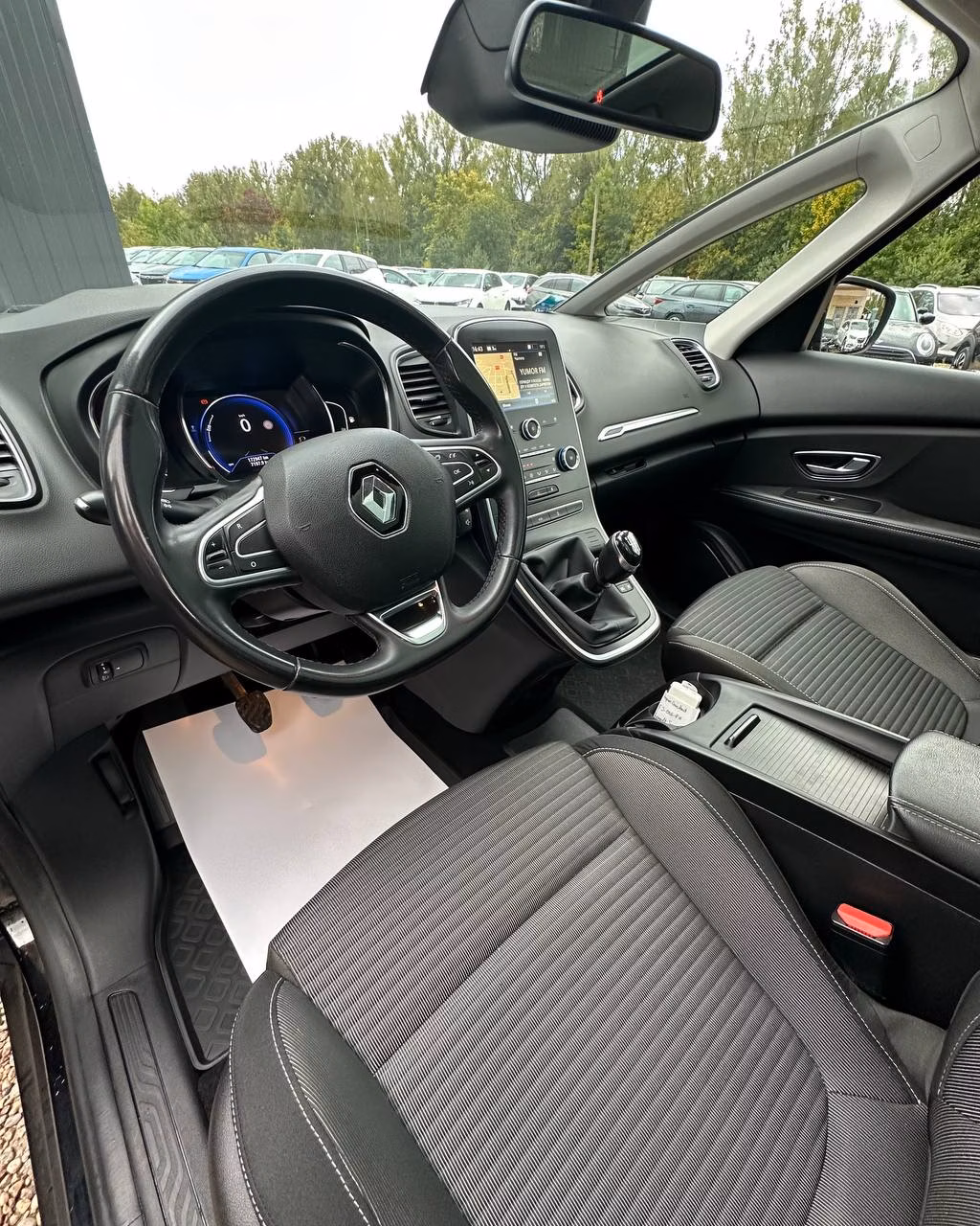Renault Grand Scenic фото 9