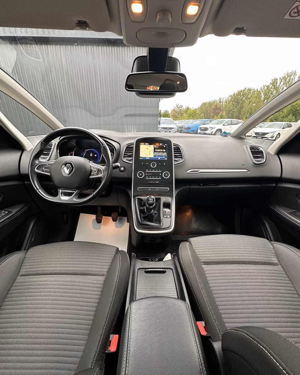 Renault Grand Scenic фото 11