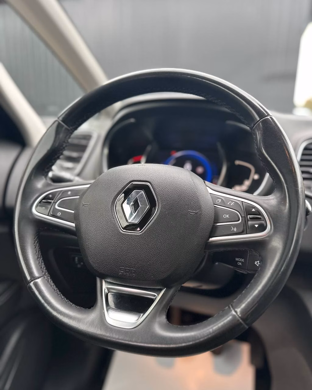 Renault Grand Scenic фото 12