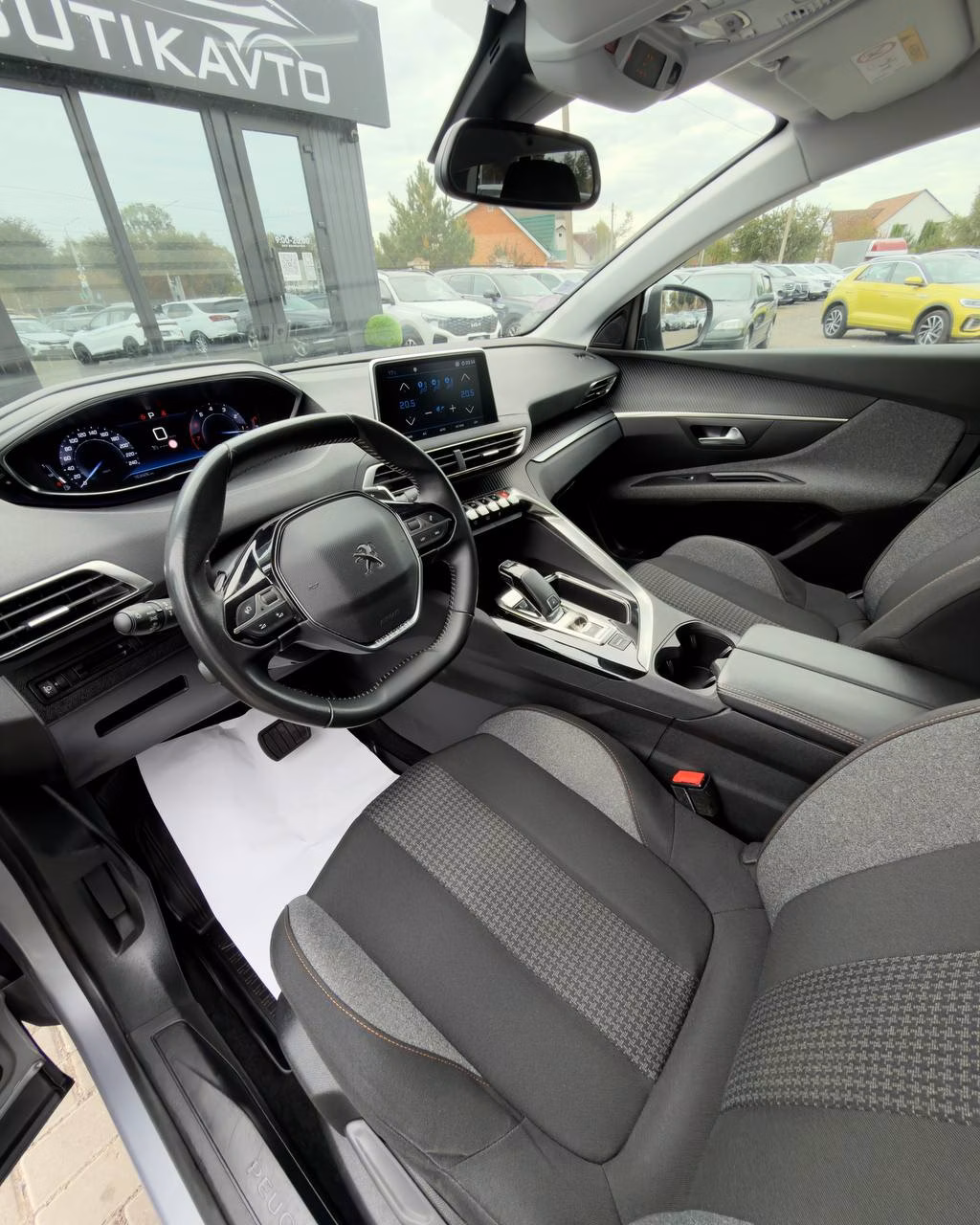Peugeot 5008 фото 8