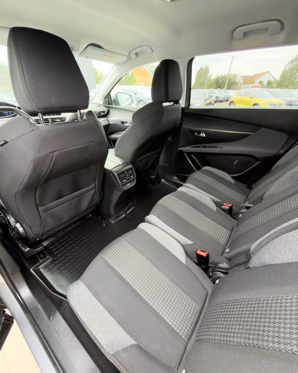 Peugeot 5008 фото 9