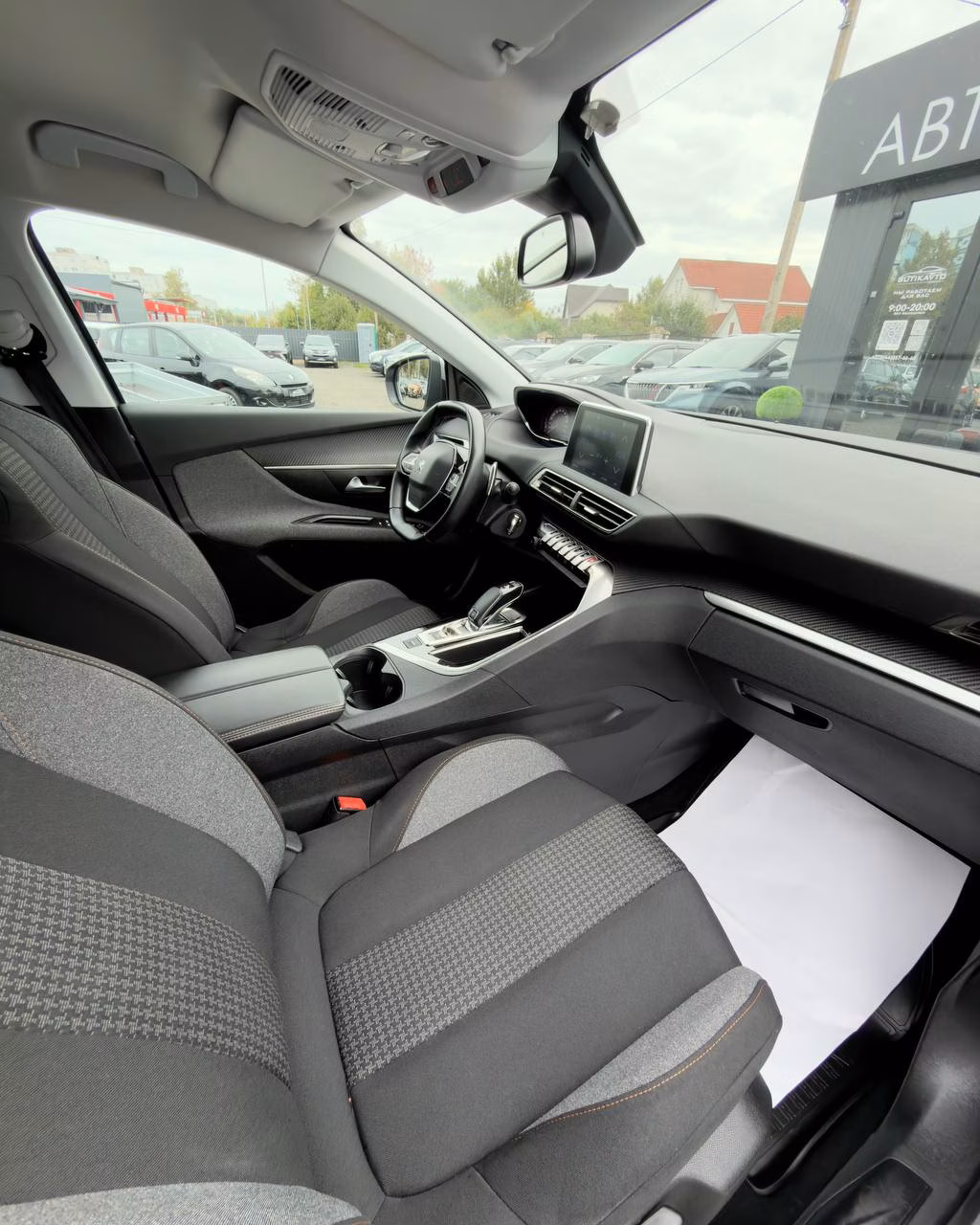 Peugeot 5008 фото 10
