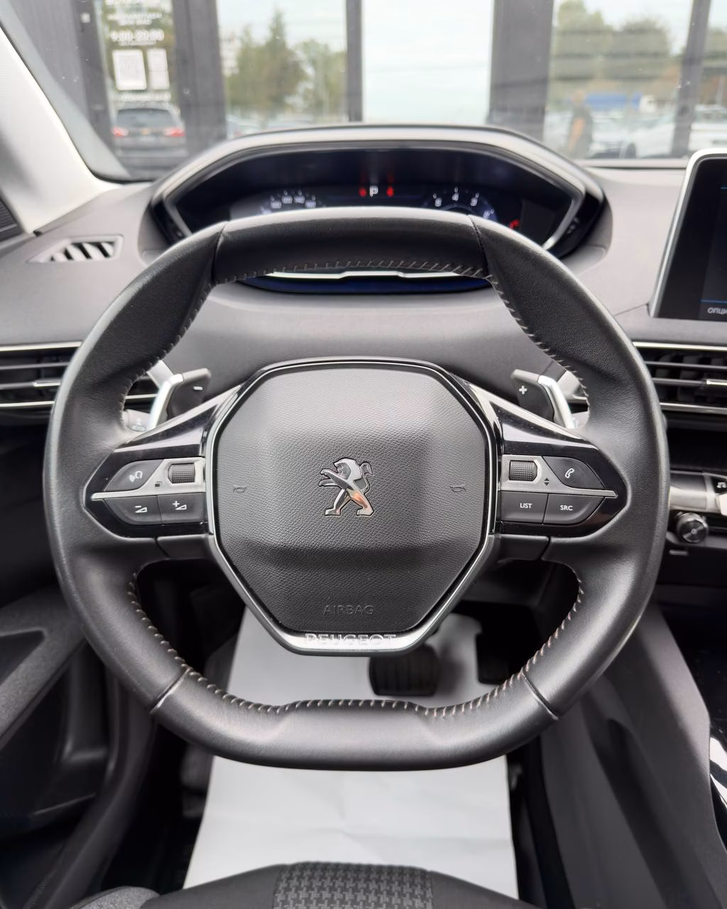 Peugeot 5008 фото 16